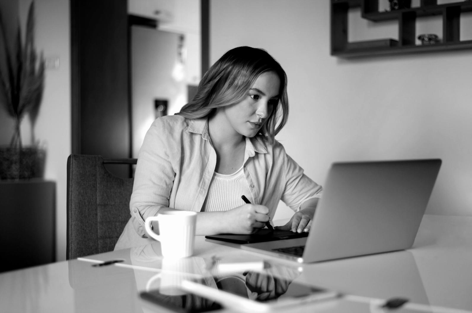Sesión de formación en comunicación financiera con enfoque práctico